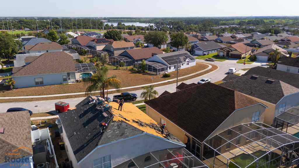 Roofer In Deltona